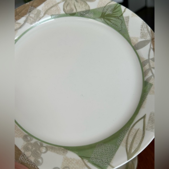 SET OF 4 CORELLE TEXTURED LEAVES LUNCHEON LUNCH PLATES 9" - Picture 6 of 10